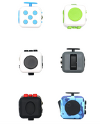 अपैश फिजेट क्यूब तनाव, चिंता और दबाव से राहत देने वाला खिलौना, वयस्कों और बच्चों दोनों के लिए उपयुक्त [उपहार का विचार] [आरामदायक खिलौना] [तनाव निवारक] [मुलायम सामग्री] (काला और लाल)