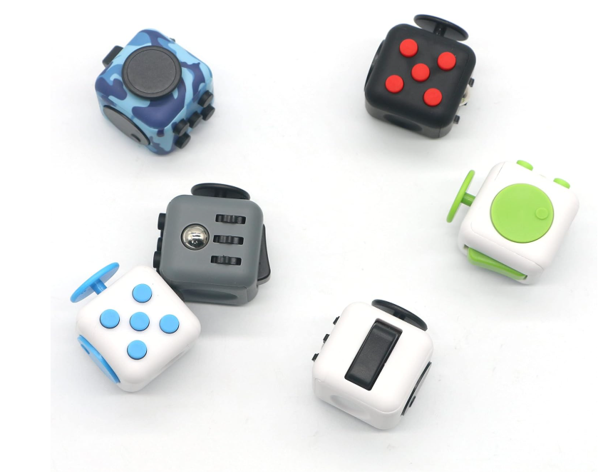 अपैश फिजेट क्यूब तनाव, चिंता और दबाव से राहत देने वाला खिलौना, वयस्कों और बच्चों दोनों के लिए उपयुक्त [उपहार का विचार] [आरामदायक खिलौना] [तनाव निवारक] [मुलायम सामग्री] (काला और लाल)